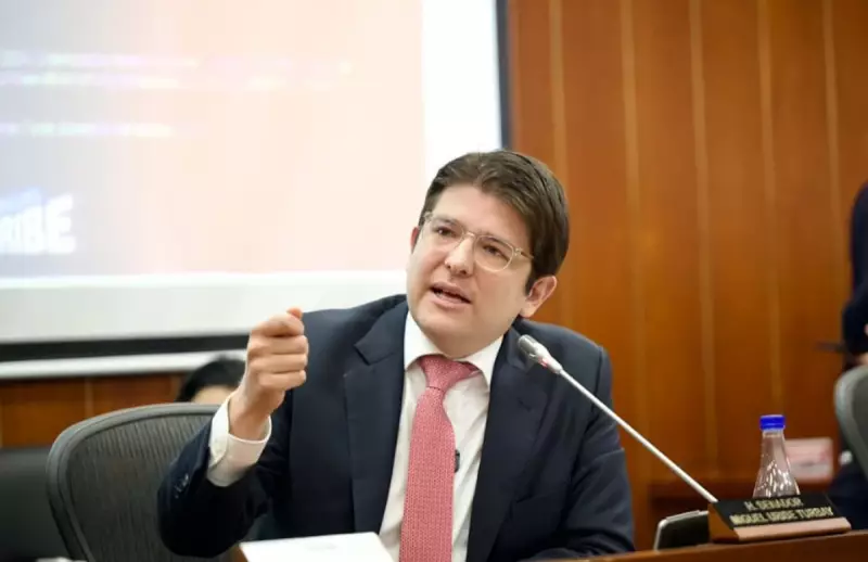 Atentado choca Colômbia: pré-candidato à presidência é baleado em pleno evento público