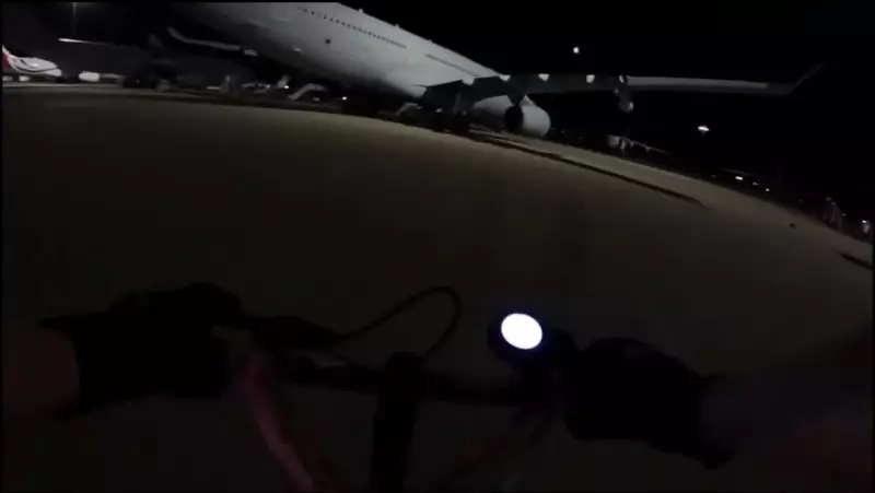 Ativistas pró-Palestina invadem base aérea britânica e danificam aviões em protesto ousado