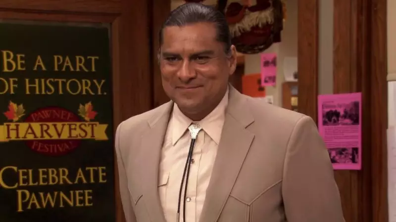 Ator de 'Parks and Recreation', Jonathan Joss, é morto em ataque homofóbico, diz marido
