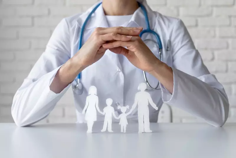 Aumento nos planos de saúde: como as famílias brasileiras estão lidando com os custos crescentes