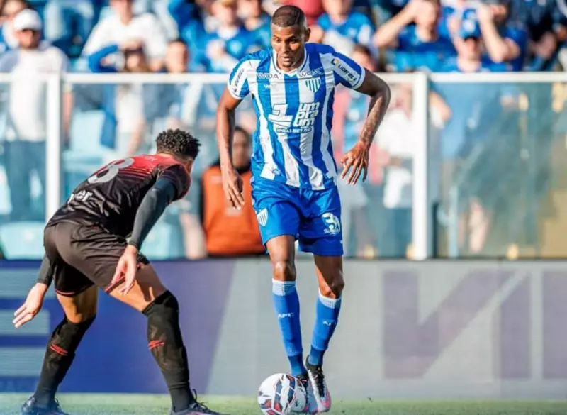 Avaí perde invencibilidade na Ressacada para o Athletico em jogo com gol espetacular do meio-campo