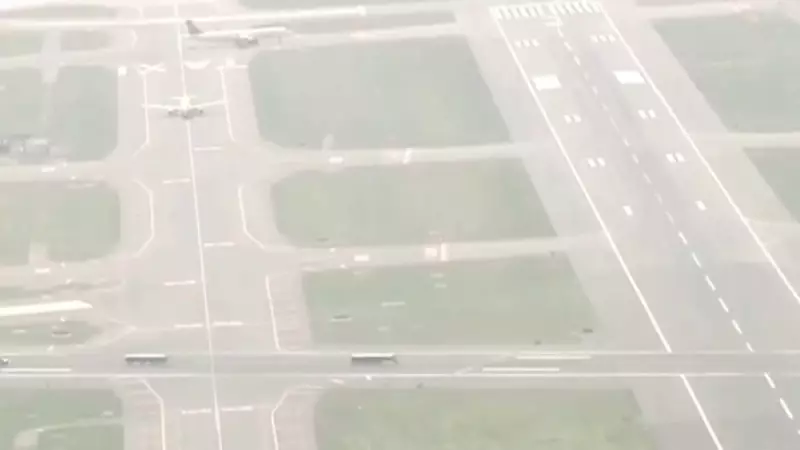 Avião derrapa durante pouso e fecha pista no Aeroporto de Boston — Veja o vídeo!