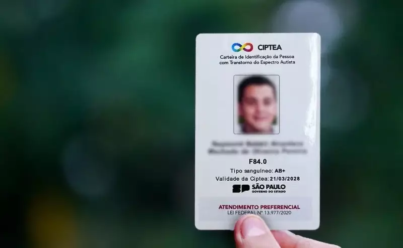 Baixada Santista atinge marca histórica de 7 mil documentos para pessoas com TEA: entenda a conquista