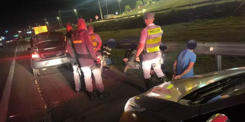 Bandidos são presos com armas, dinheiro e placas de veículos após fuga em pedágio de Campinas