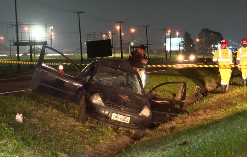 Batida entre carro e caminhão deixa feridos em Curitiba: veja detalhes