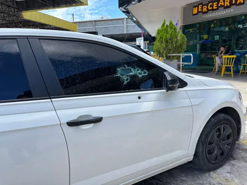 Bebê de 8 meses é assassinado com tiro na cabeça em ataque ao carro da família em Pernambuco