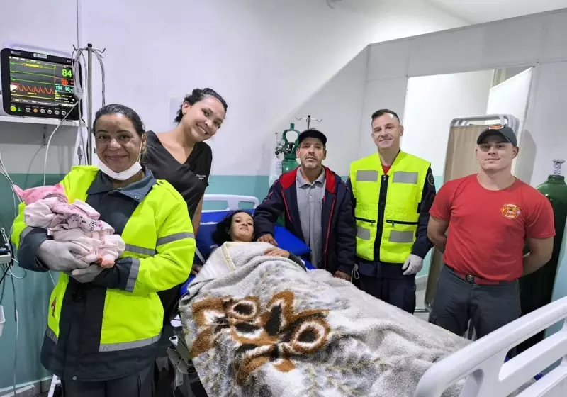 Bebê nasce em ambulância dos Bombeiros em frente à própria casa em SC — e já chegou chorando!