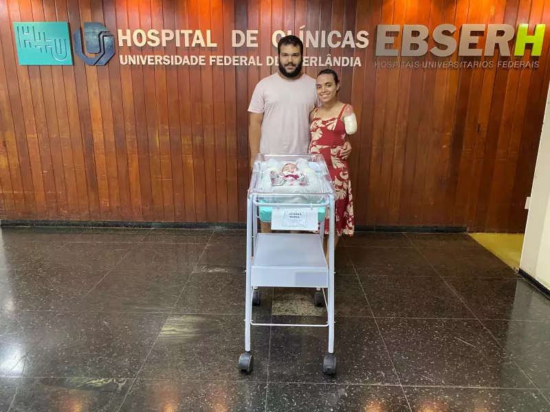 Bebê nascida em parto de emergência após acidente na MG-223 recebe alta: 'Aurora é o recomeço'