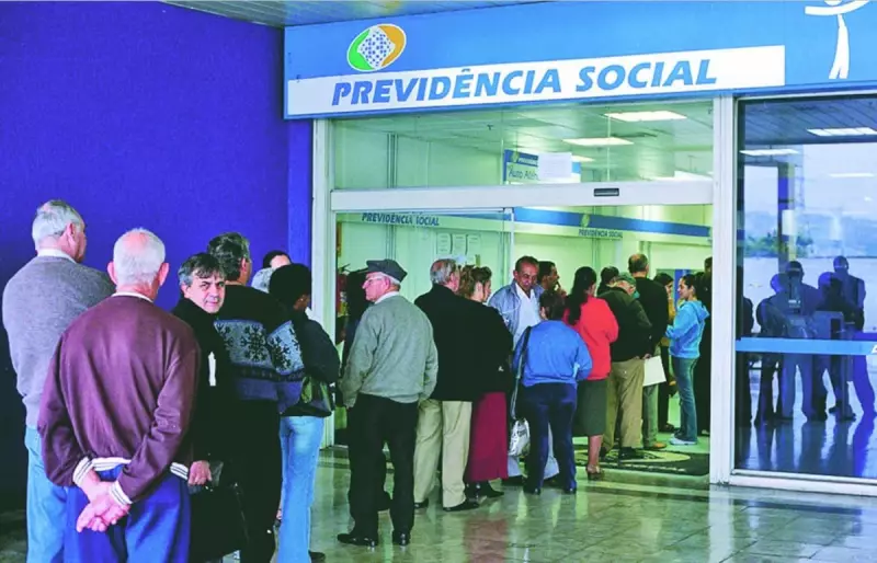 Beneficiários do INSS descobrem novos descontos indevidos: saiba como se proteger