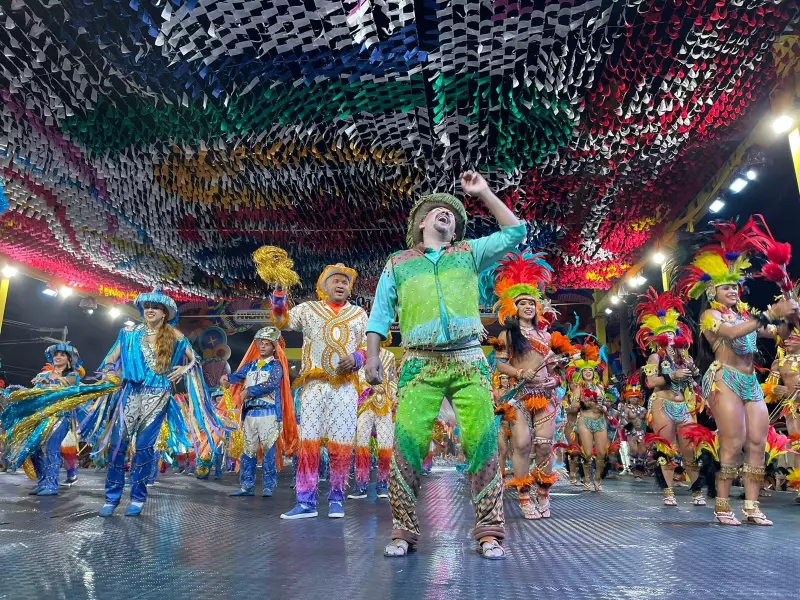 Boi Brilho da Ilha e Boi de Santa Fé roubam a cena no Arraial do Ipem nesta quinta-feira