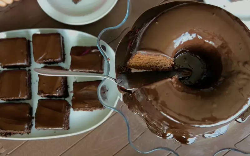 Bolo de chocolate com fígado: Influenciadora do interior de SP viraliza com receita inusitada