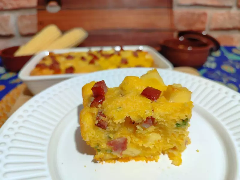 Bolo de Milho Salgado com Calabresa e Queijo Coalho: Receita Fácil e Deliciosa para o Seu Almoço