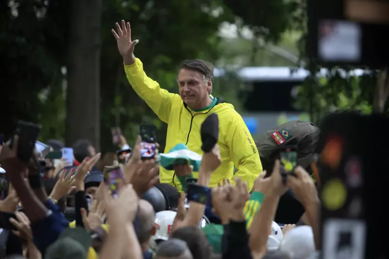 Bolsonaro reúne apoiadores na Avenida Paulista em ato de força política e pressão ao STF