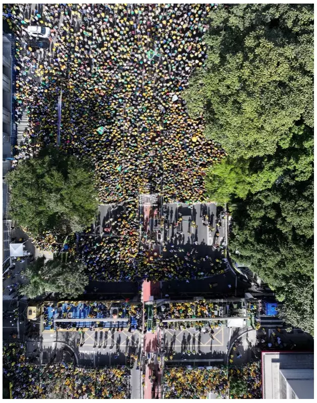Bolsonaro reúne multidão na Avenida Paulista: mais de 12 mil pessoas segundo metodologia da USP