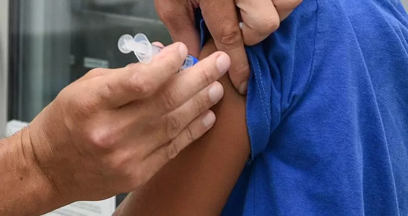 Botucatu inicia vacinação contra dengue para crianças e adolescentes: saiba detalhes