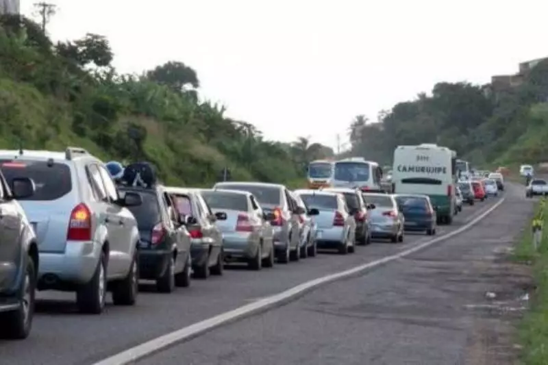 BR-324 já registra lentidão com aumento do fluxo antes do São João