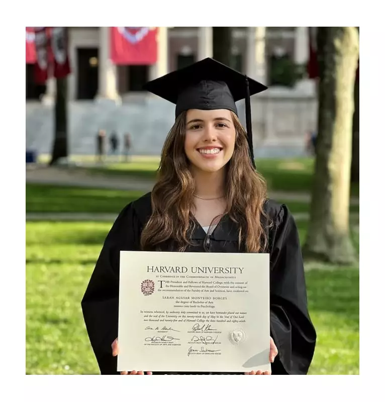 Brasileira brilha em Harvard e USP: conheça a história da gêmea que liderou a turma de medicina