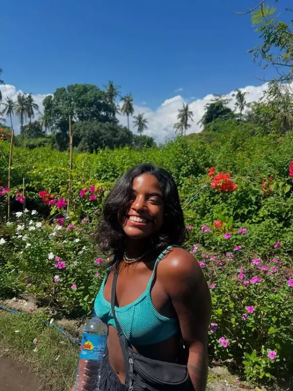 Brasileira é resgatada após ficar presa em caverna na Indonésia: 'Foi um milagre'