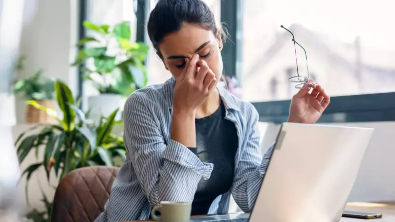 Burnout vs. Cansaço: Entenda as Diferenças e Como Identificar Cada Um