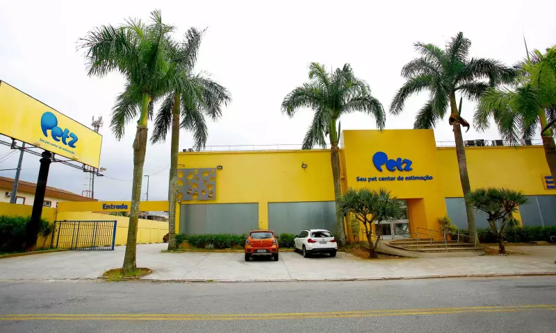 CADE aprova fusão entre Petz e Cobasi: o que muda no mercado de pets no Brasil?