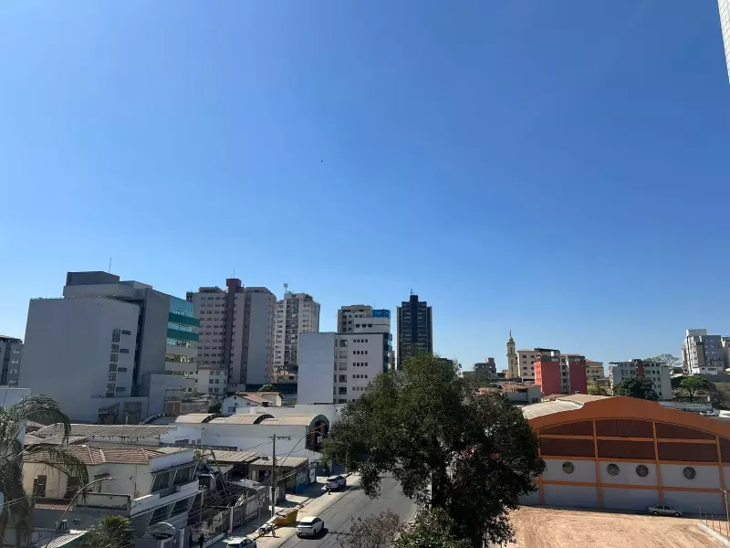 Calor intenso em Divinópolis e região antes do início do inverno: saiba o que esperar
