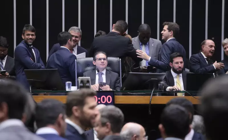 Câmara acelera votação e derruba decreto do governo sobre medidas econômicas