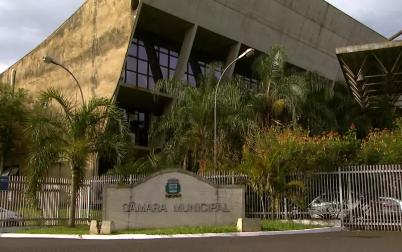 Câmara de Ribeirão Proíbe Consumo e Restringe Horários em Adegas e Tabacarias — Entidades Reagem