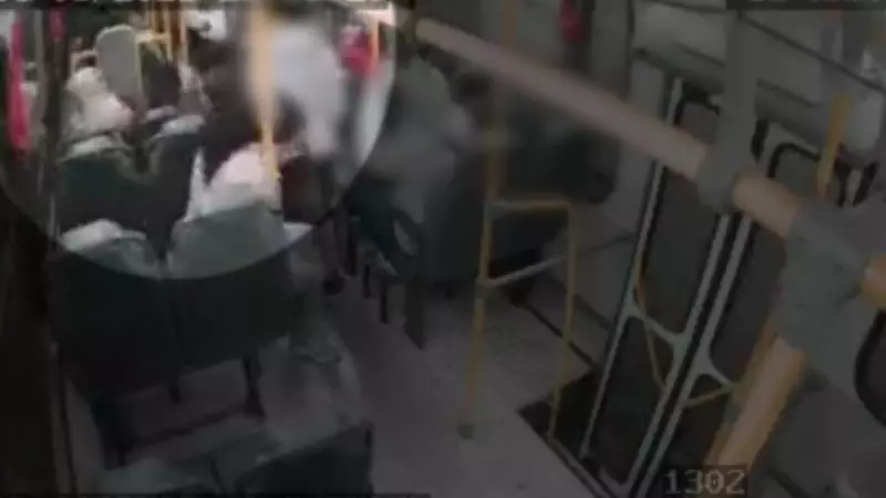 Câmera de segurança flagra ataque de vandalismo contra ônibus em Mauá, SP
