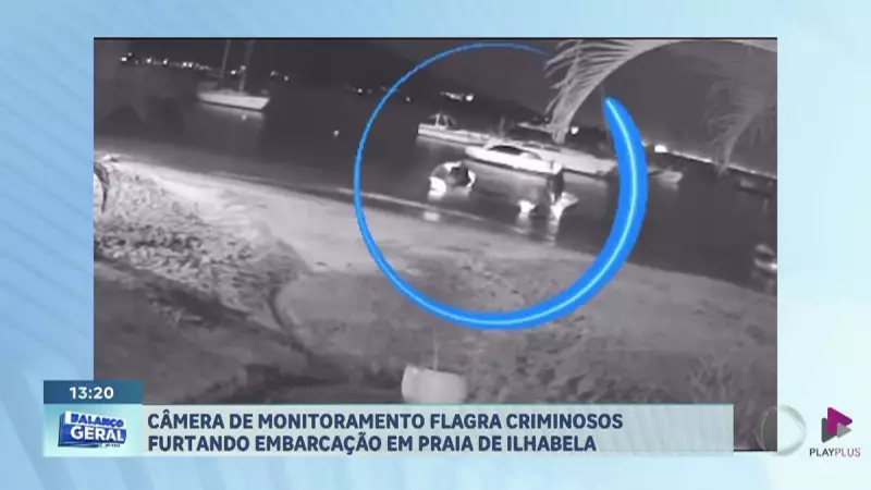 Câmera de segurança flagra criminosos furtando embarcação em praia de Ilhabela, SP