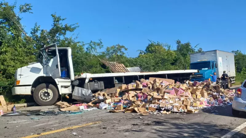 Caminhão tomba e interdita BR-343 em Buriti dos Lopes, Piauí: veja detalhes