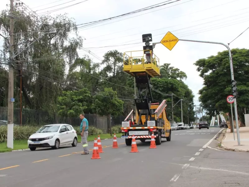 Campinas ganha 75 semáforos inteligentes para melhorar o trânsito e a segurança