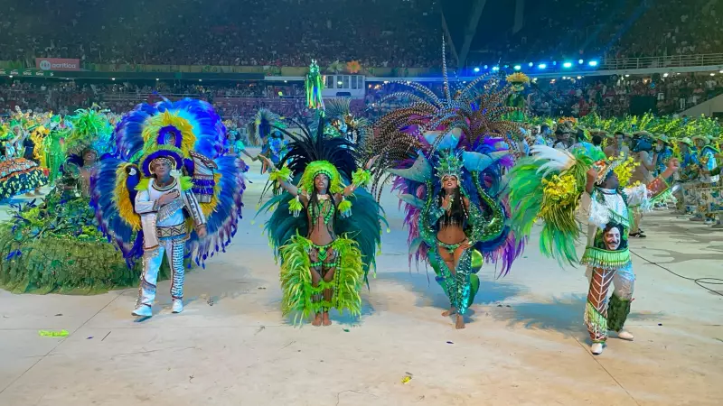 Caprichoso se despede do Festival de Parintins com emoção e homenagens da torcida azul e branca