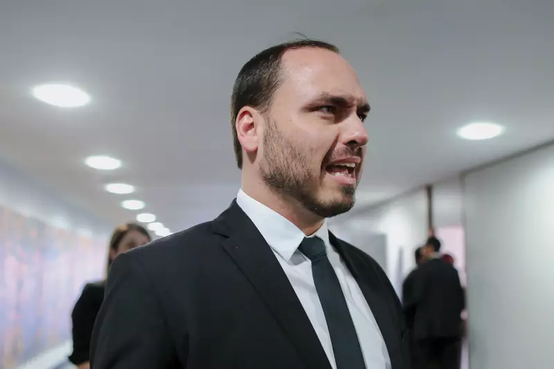 Carlos Bolsonaro se manifesta sobre caso MC Poze: o que disse o vereador?