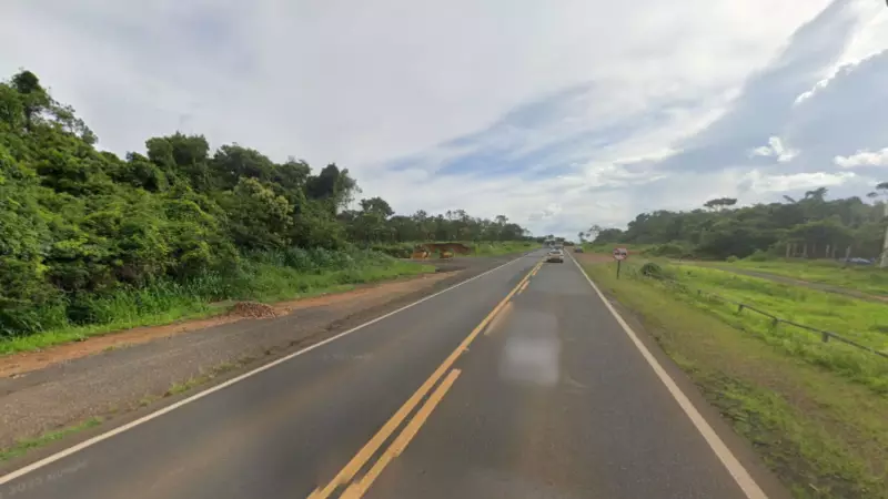 Carreta com carga de adubo avaliada em R$ 1,03 milhão é recuperada após caminhoneiro ser feito refém em Uberaba
