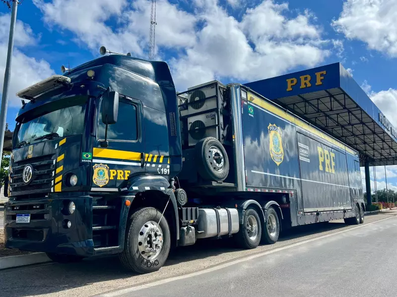 Carreta do Cinema Rodoviário da PRF anima o São João de Caruaru em 2025