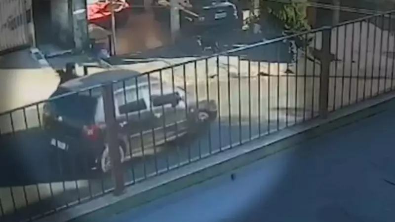 Carro desgovernado perde freio e causa destruição em Várzea Paulista — veja o vídeo!