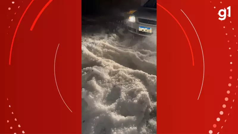 Carro fica preso em meio a 50 cm de gelo após tempestade de granizo no RS; veja o vídeo
