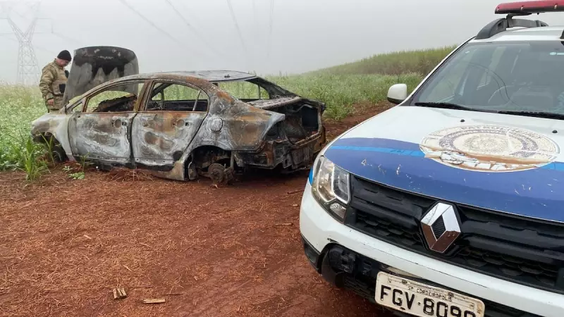 Carro furtado é encontrado carbonizado em mata de Cordeirópolis: veja detalhes