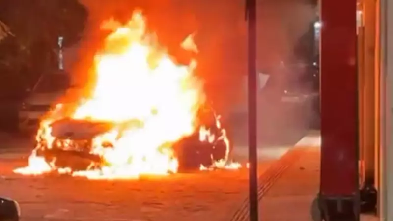 Carro pega fogo e passageiros escapam por pouco antes de explosão no Espírito Santo; veja o vídeo