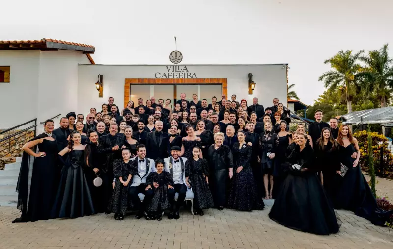 Casal de estilistas transforma casamento black-tie em desfile de moda exclusivo no interior de SP