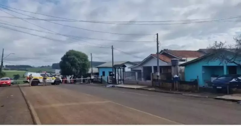 Casal é assassinado em SC: mulher foi esfaqueada pelas costas com filho no colo, diz polícia