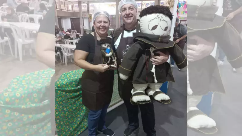 Casal que se conheceu na infância na igreja acredita que Santo Antônio os uniu: 'Ele caminha conosco'