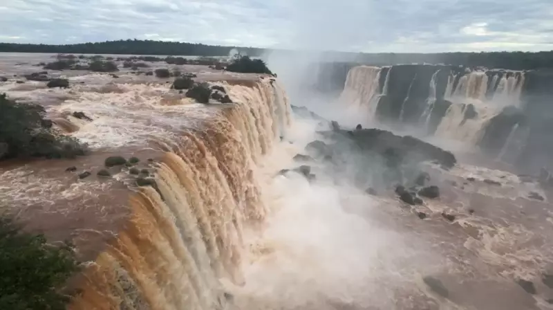 Cataratas do Iguaçu dobram sua vazão após chuvas intensas no Paraná