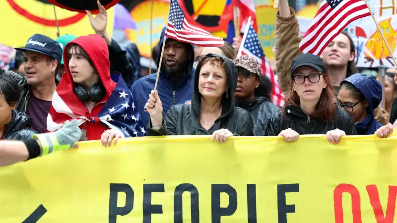 Celebridades se unem em protestos contra Trump nos EUA: veja quem participou