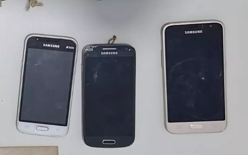Celulares encontrados escondidos no teto de cela na Penitenciária de Alcacuz: veja detalhes