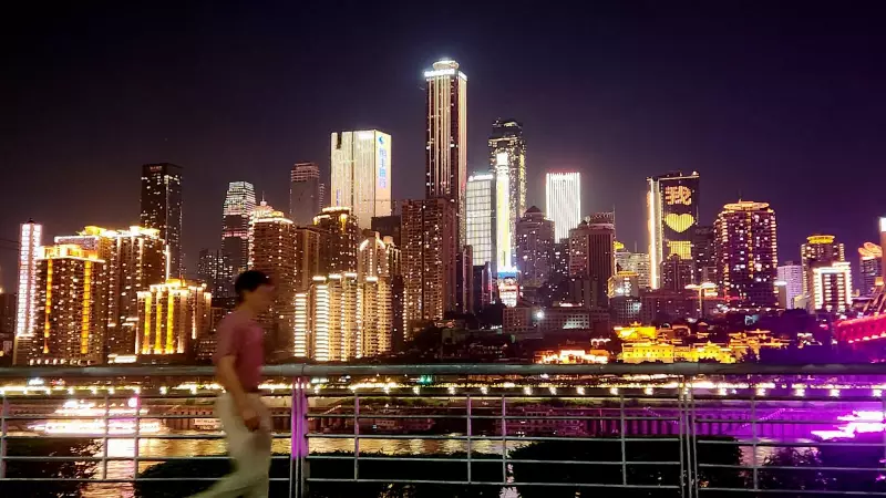 Chongqing: A Metrópole Vertical da China que Redefine o Urbanismo