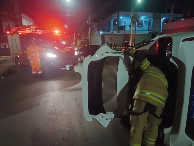 Choque violento em Montes Claros: Motorista é arremessado pelo porta-malas em acidente chocante