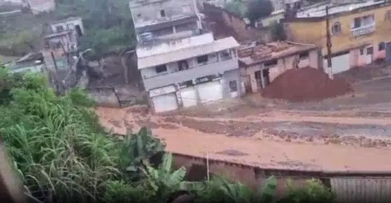 Chuva intensa causa transtornos e alagamentos em Belo Horizonte e região metropolitana