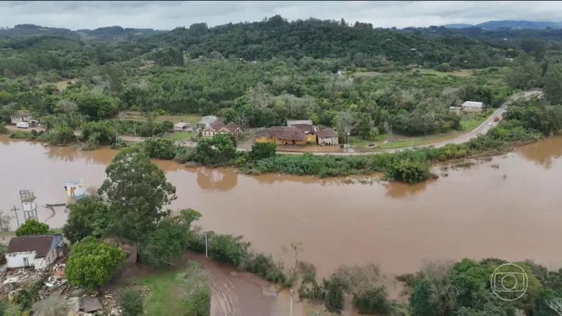Chuvas no Rio Grande do Sul: Número de mortos e desabrigados aumenta em meio a tragédia