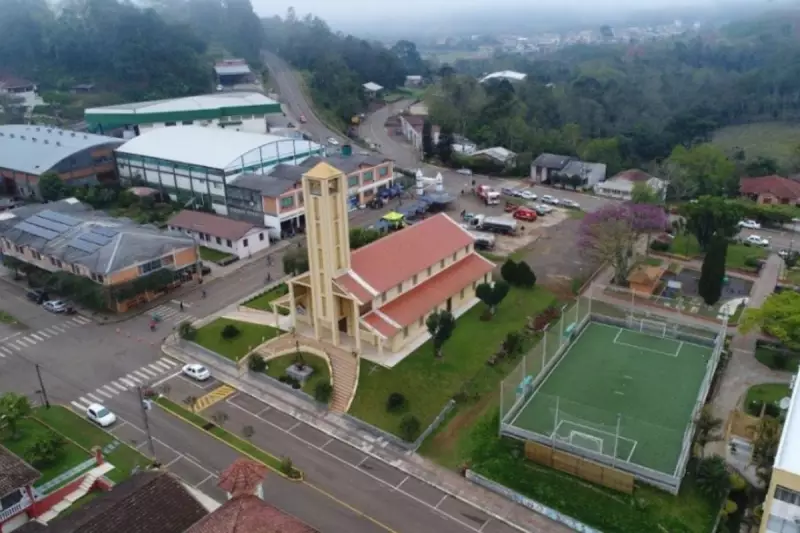 Cidade de SC é a segunda com mais evangélicos no Brasil: descubra qual!